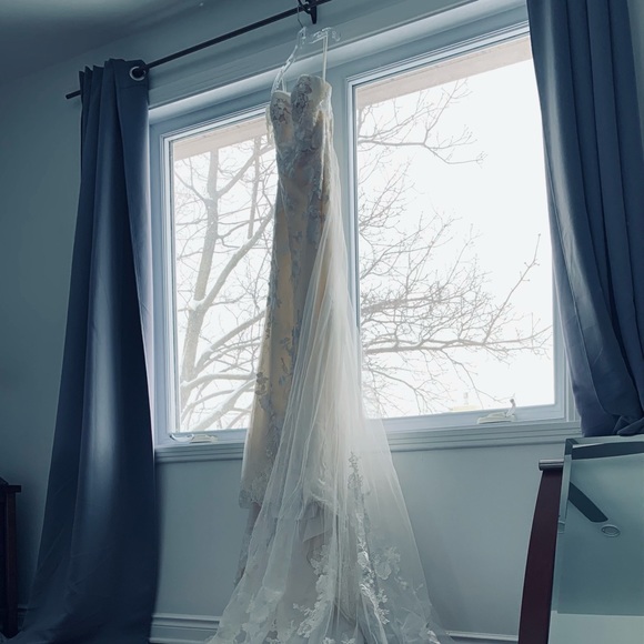 Brand-New Wedding Dress (Size 8) - Picture 2 of 11